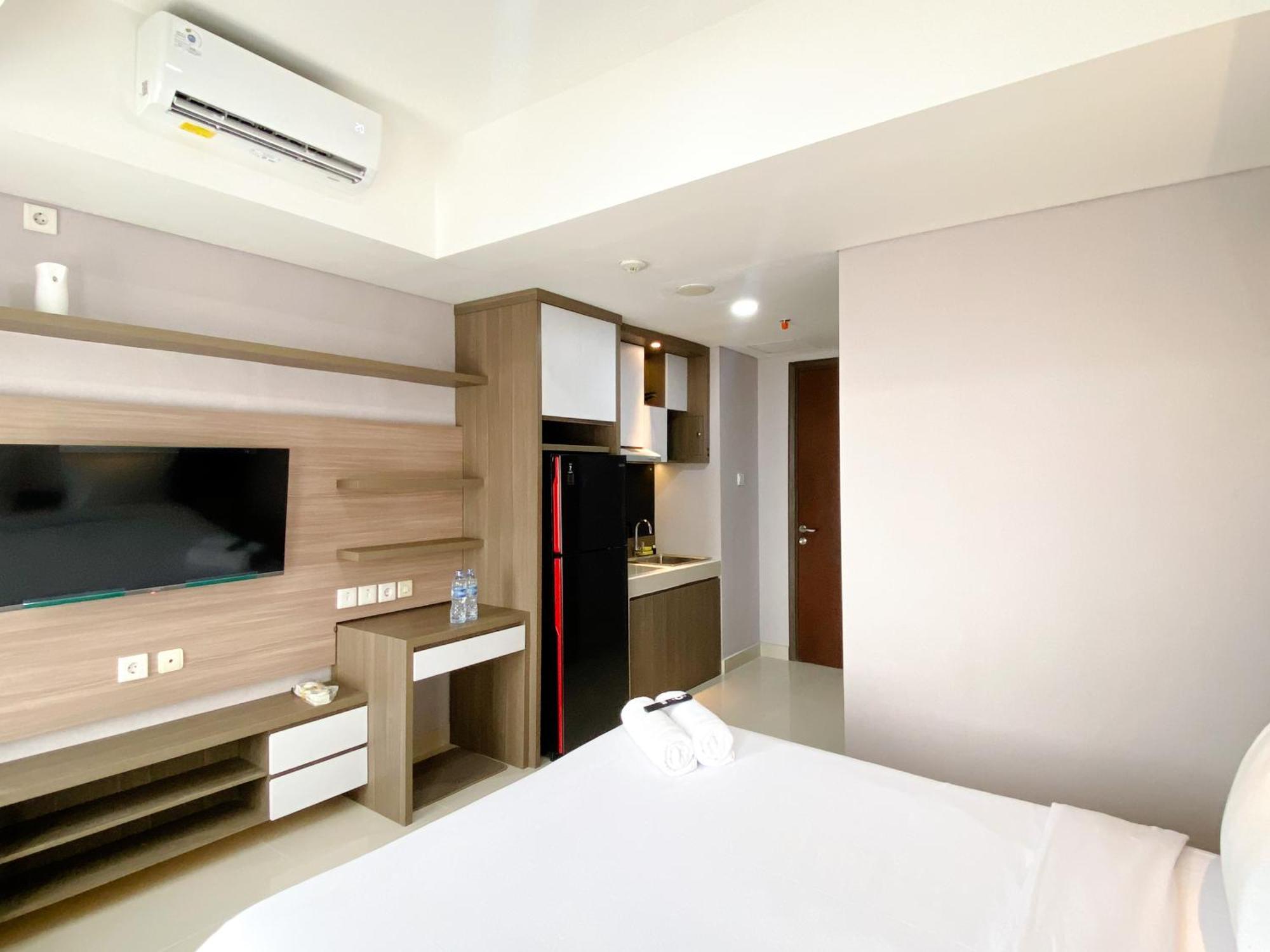 Modern And Comfy Studio At Pollux Chadstone Apartment By Travelio Cikarang Exterior foto